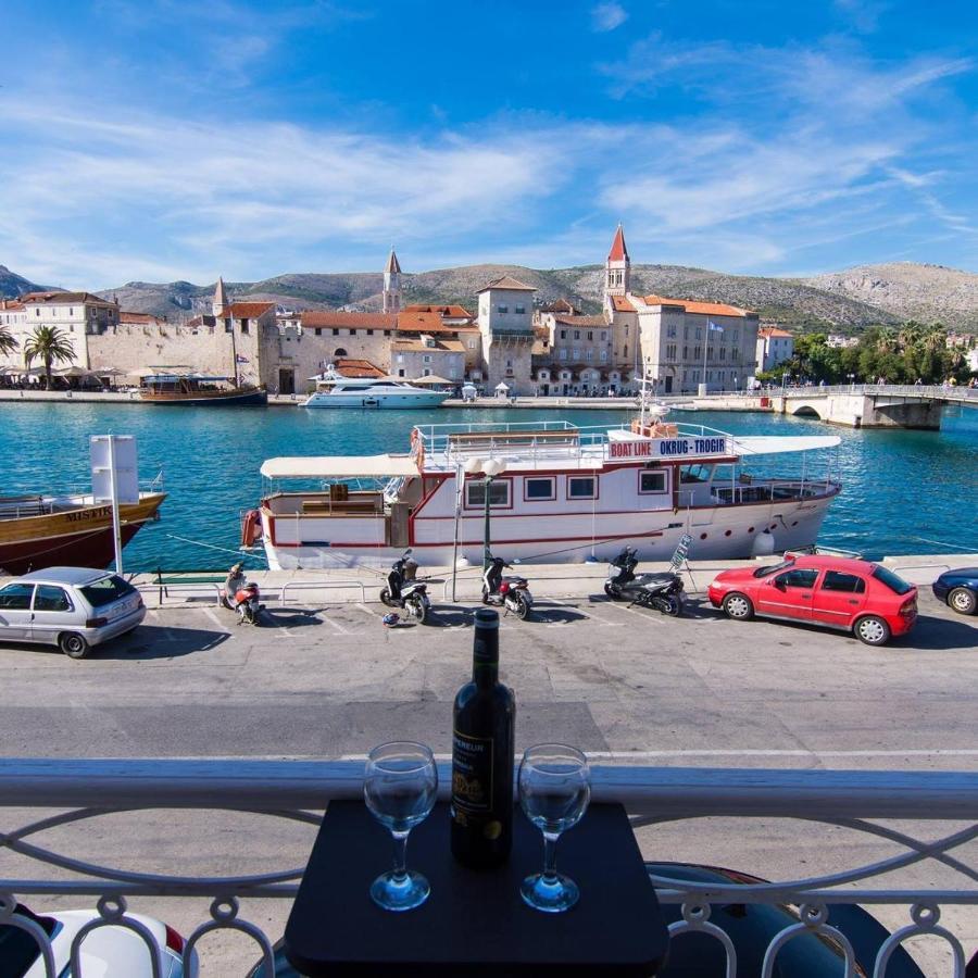 Vila Liza Bed and Breakfast Trogir Eksteriør billede
