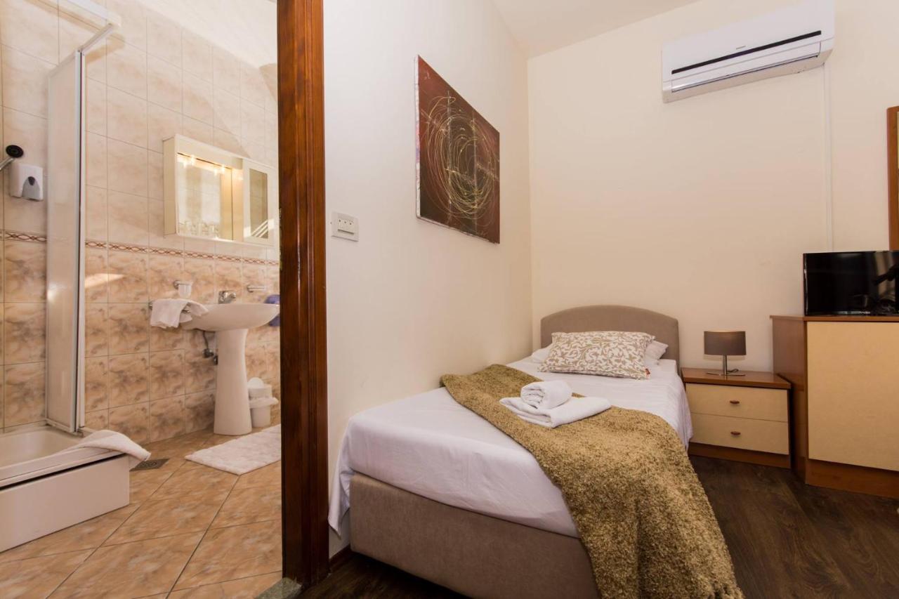Vila Liza Bed and Breakfast Trogir Eksteriør billede