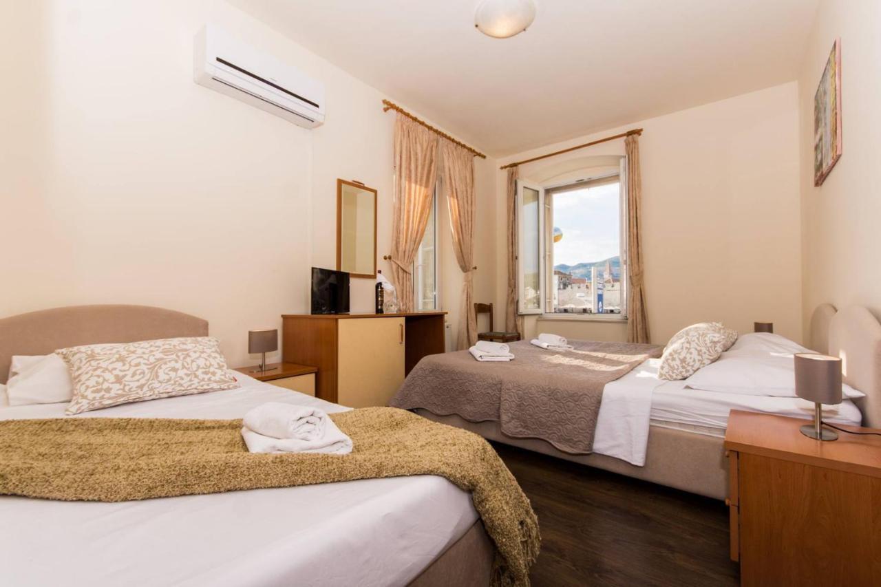 Vila Liza Bed and Breakfast Trogir Eksteriør billede