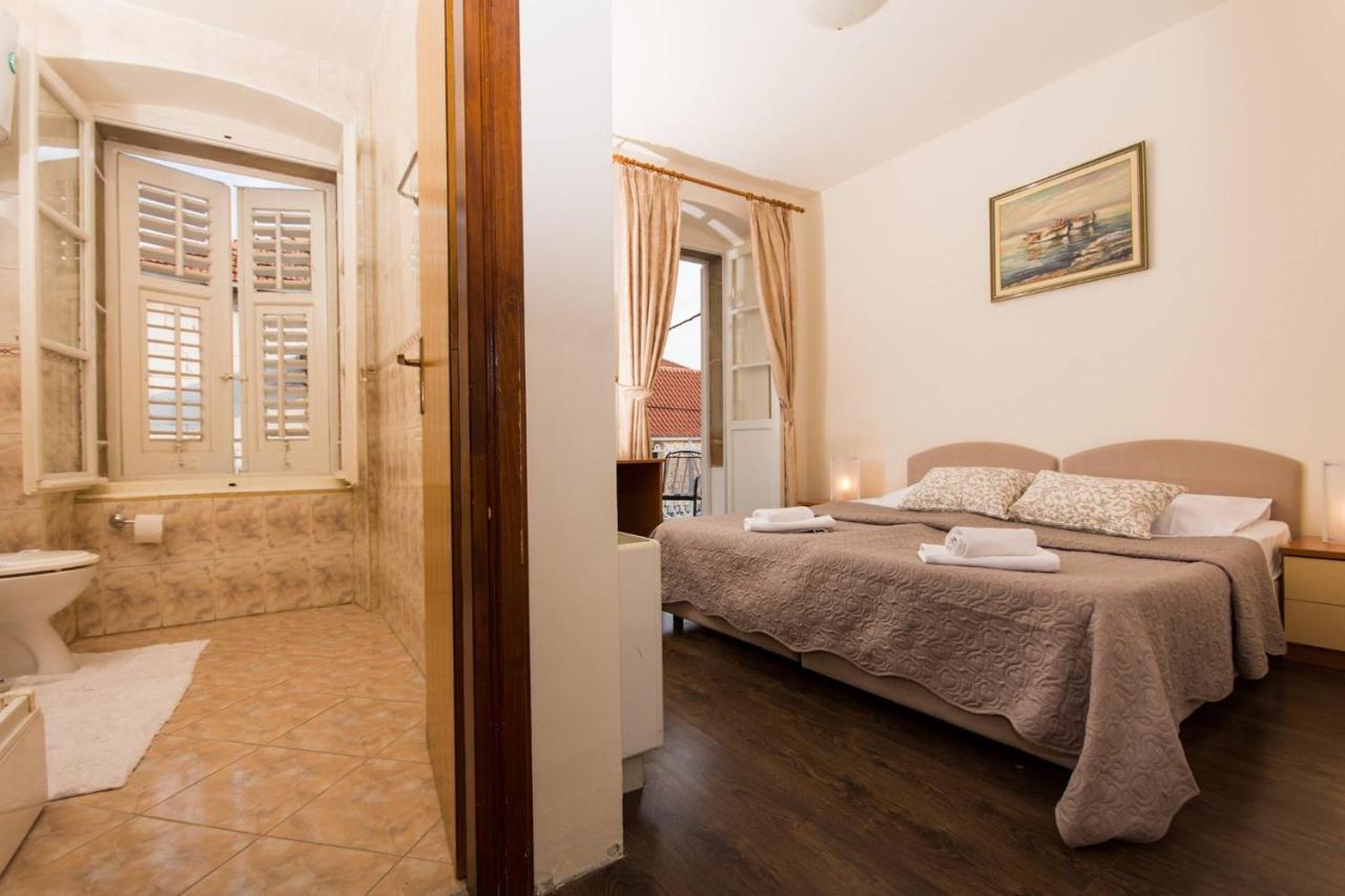 Vila Liza Bed and Breakfast Trogir Eksteriør billede
