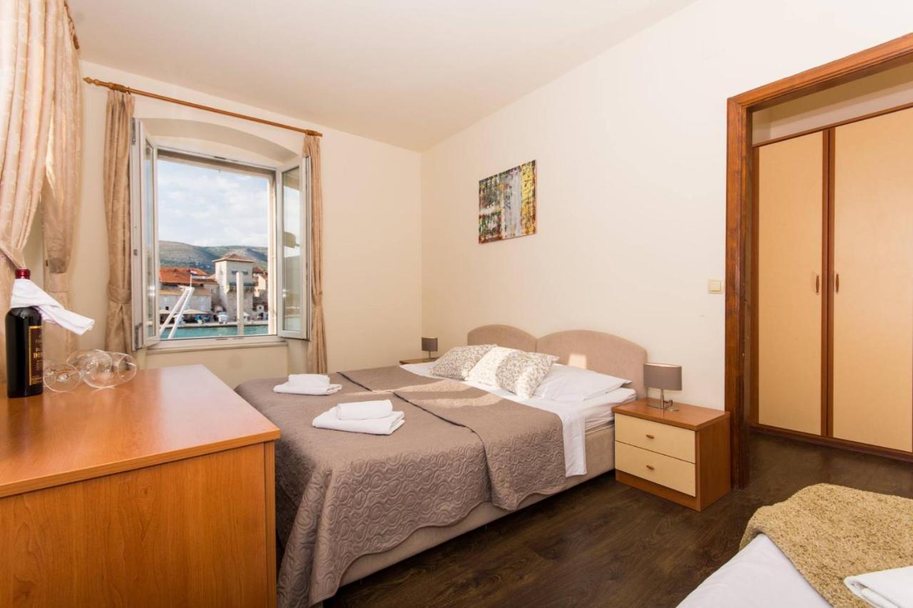 Vila Liza Bed and Breakfast Trogir Eksteriør billede