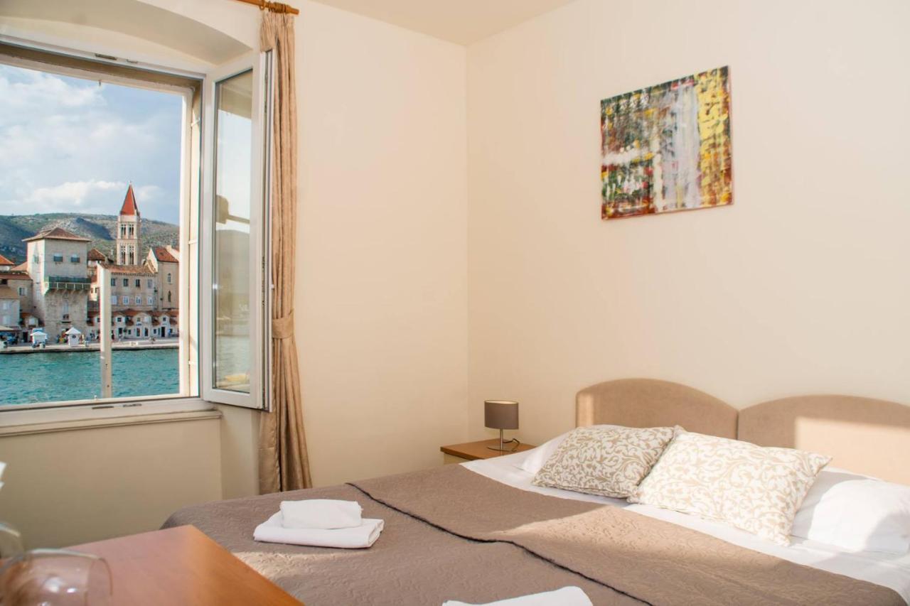 Vila Liza Bed and Breakfast Trogir Eksteriør billede