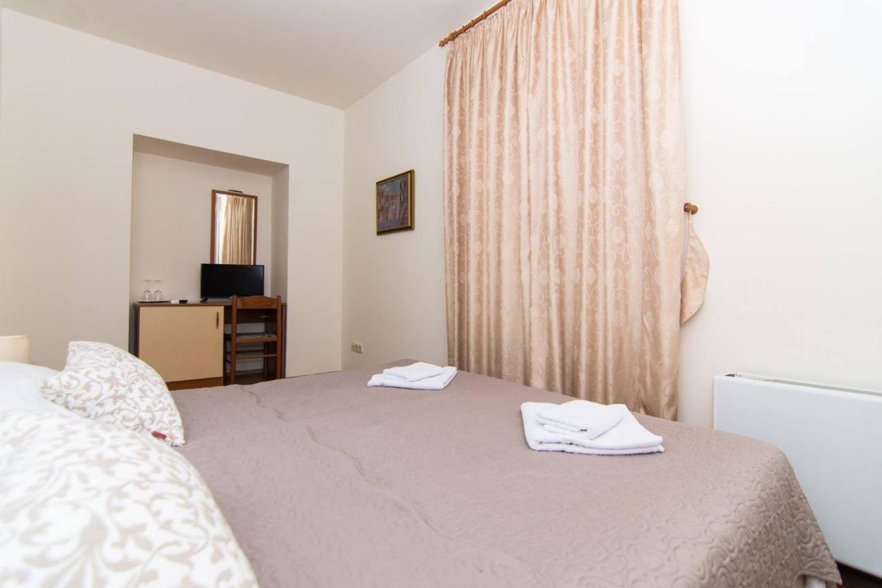 Vila Liza Bed and Breakfast Trogir Eksteriør billede