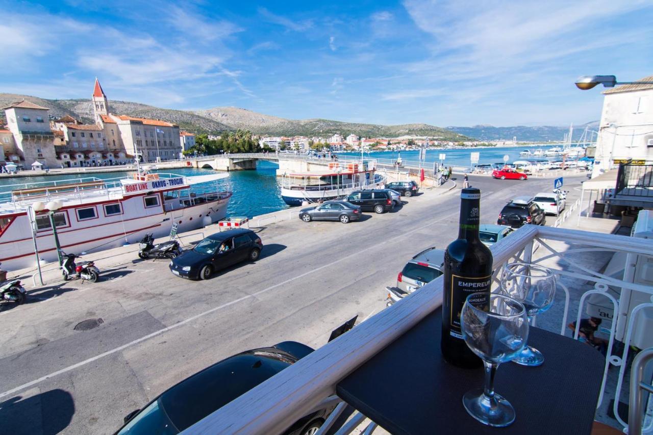 Vila Liza Bed and Breakfast Trogir Eksteriør billede