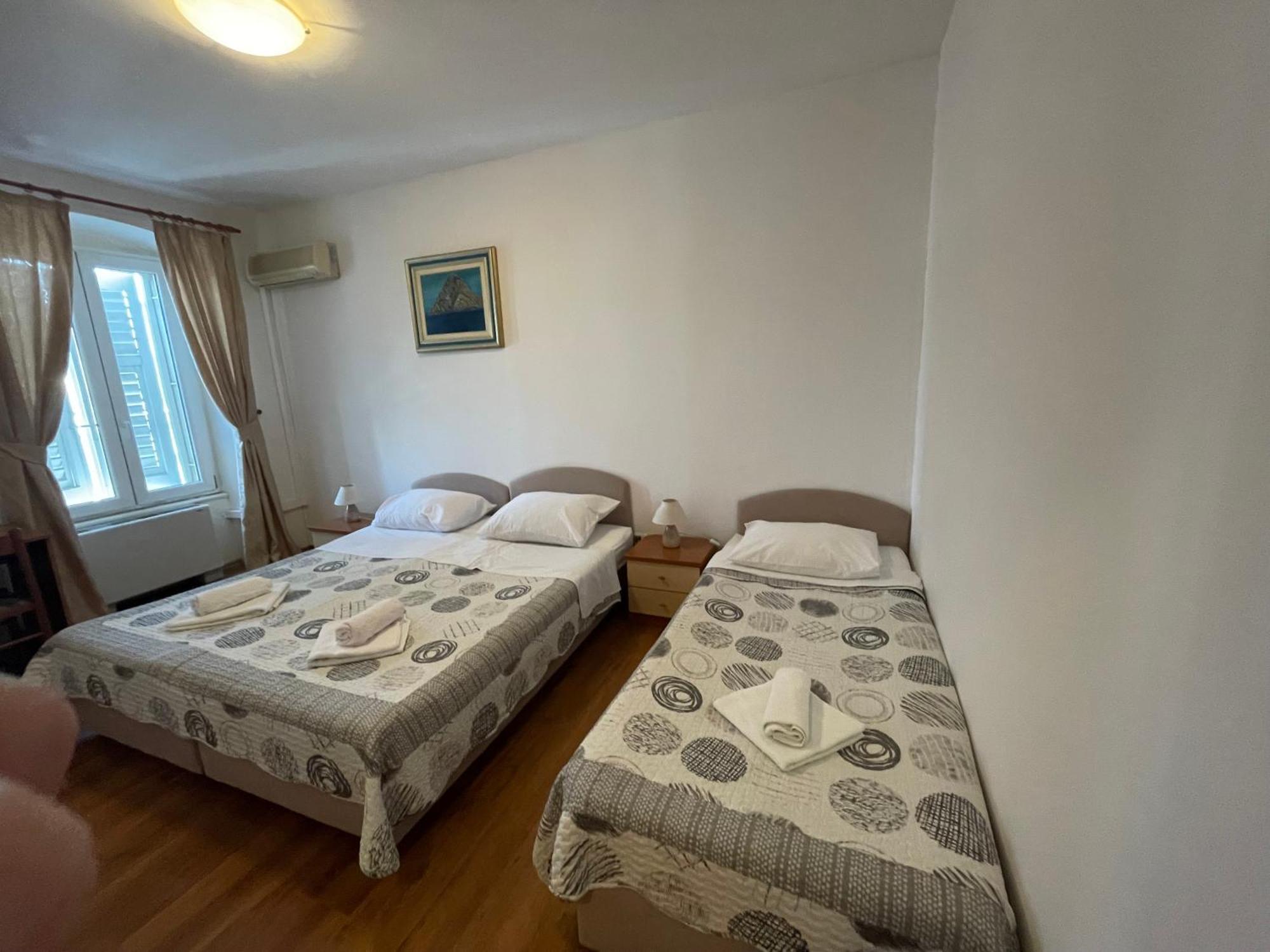 Vila Liza Bed and Breakfast Trogir Eksteriør billede