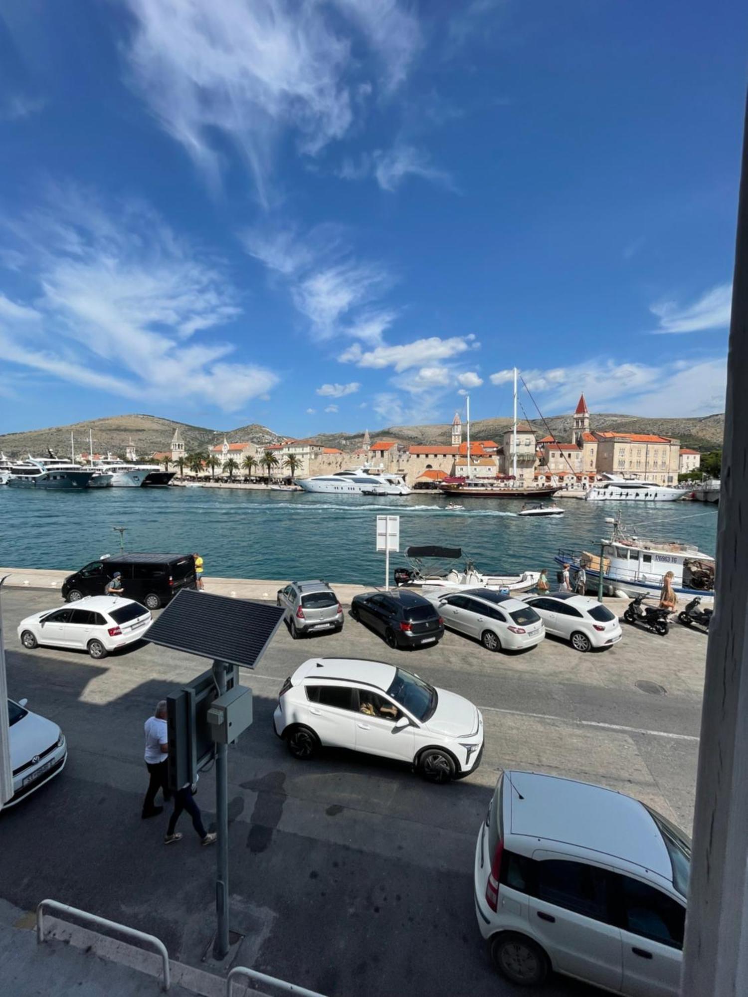 Vila Liza Bed and Breakfast Trogir Eksteriør billede